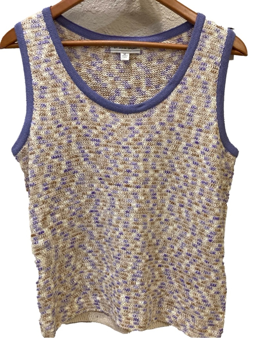 St. John knit vintage sleeveless sweater. Size M. #classic #luxury #designer